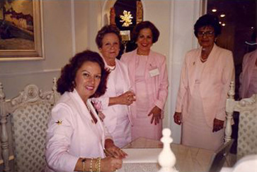 Fundadoras da Rede Feminina em encontro institucional