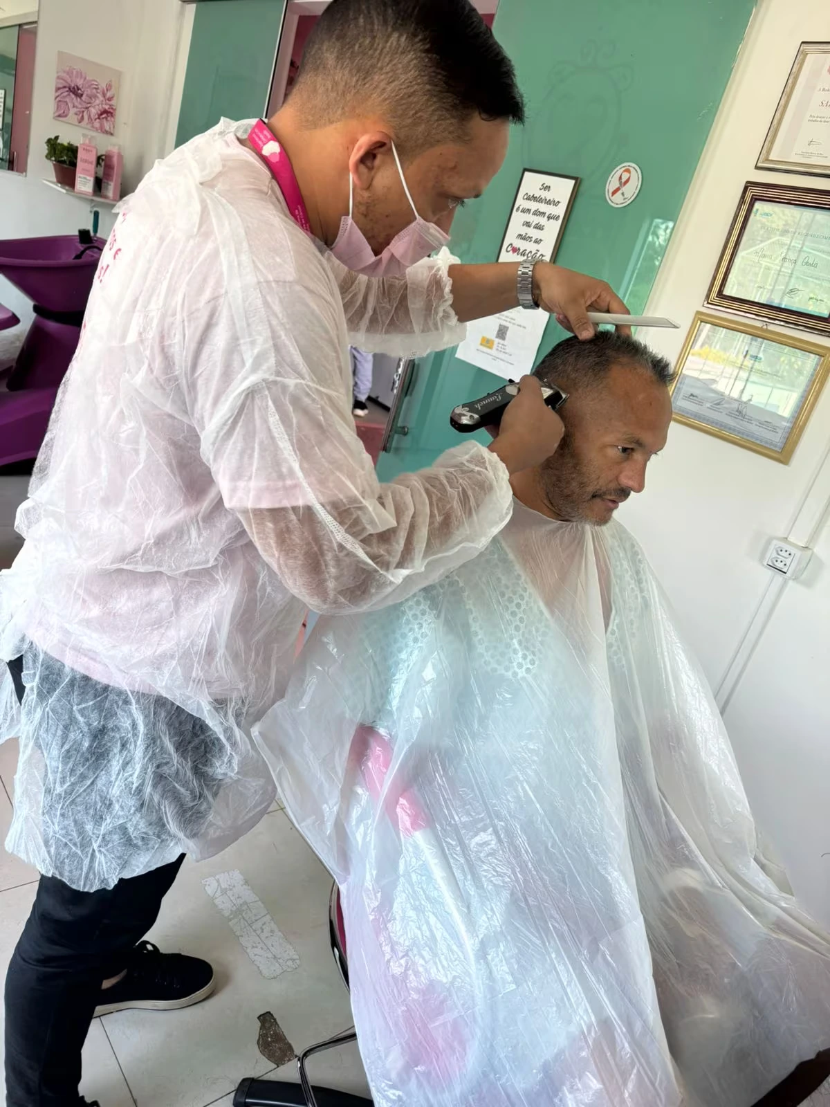 Corte de cabelo e barba solidário