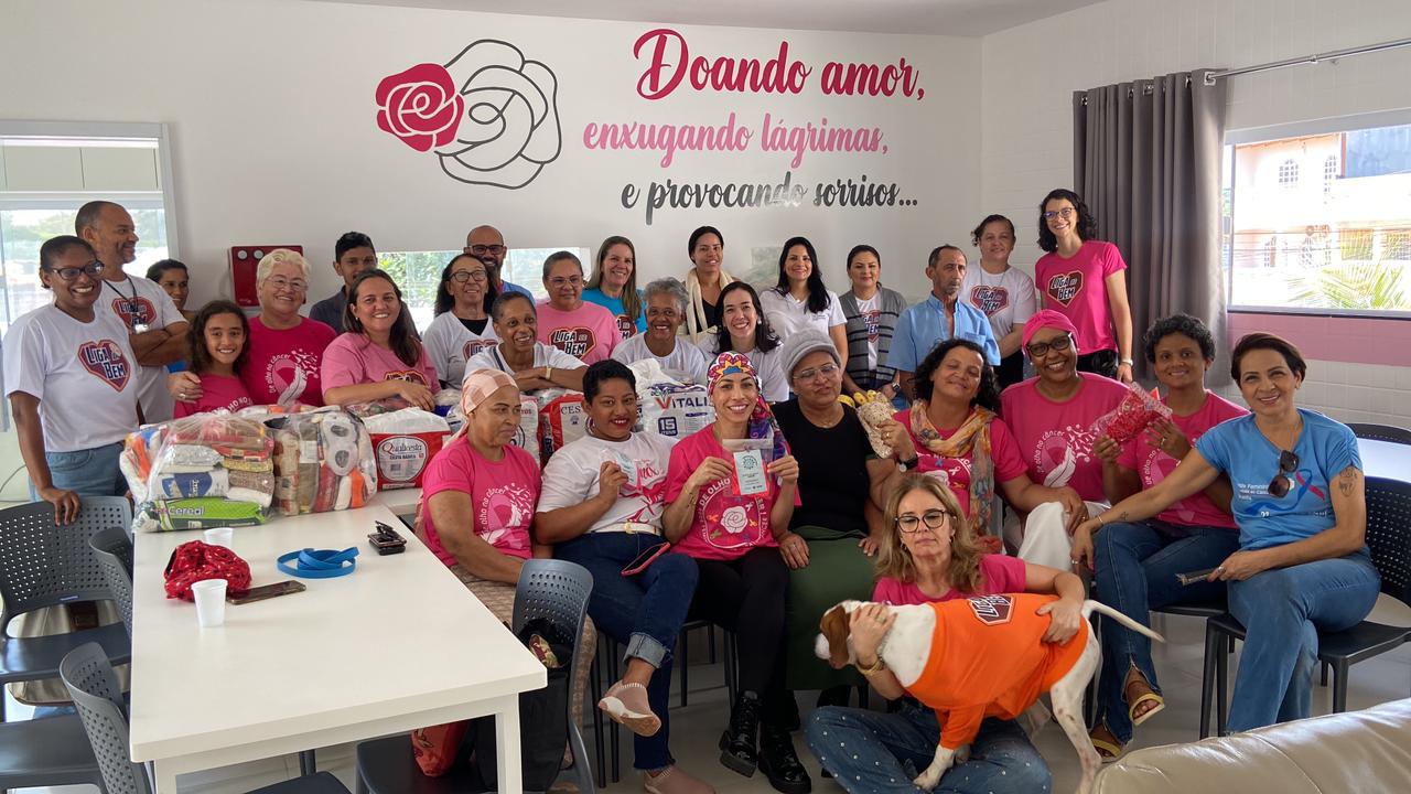 Voluntárias doando amor e cuidado a pacientes