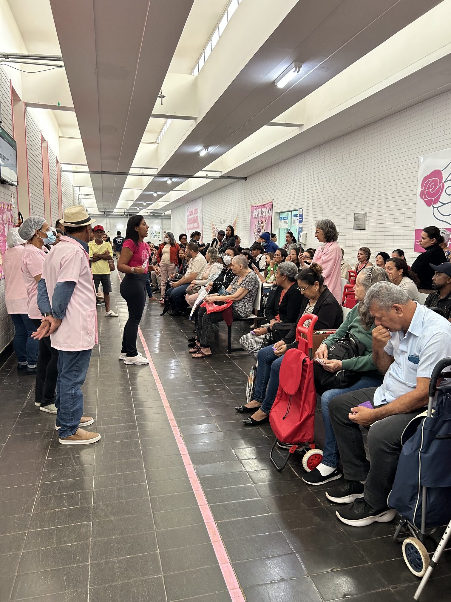 Atendimento da Rede Feminina no Hospital de Base