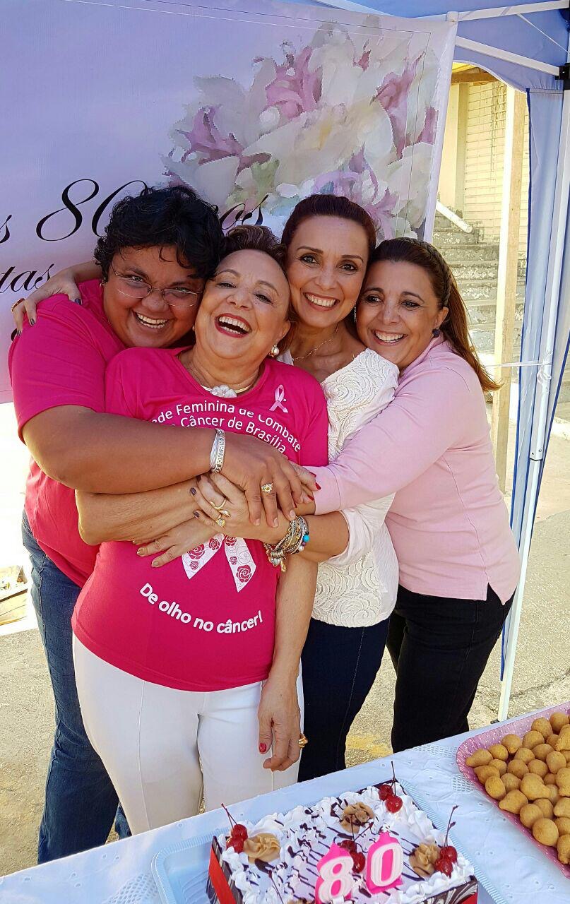 Equipe e voluntárias da Rede Feminina